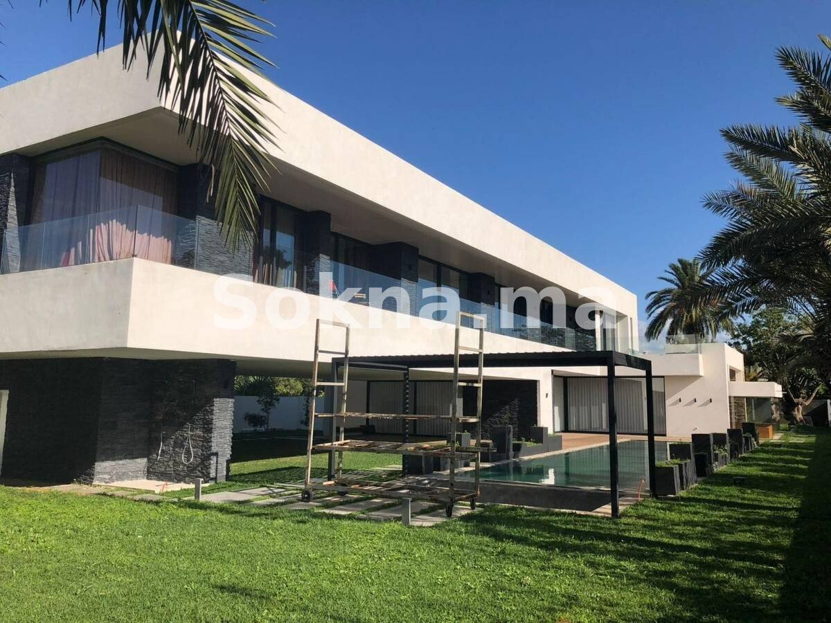 Villa de luxe à vendre à Rabat – Souissi 2160 m -5 suites avec Piscine