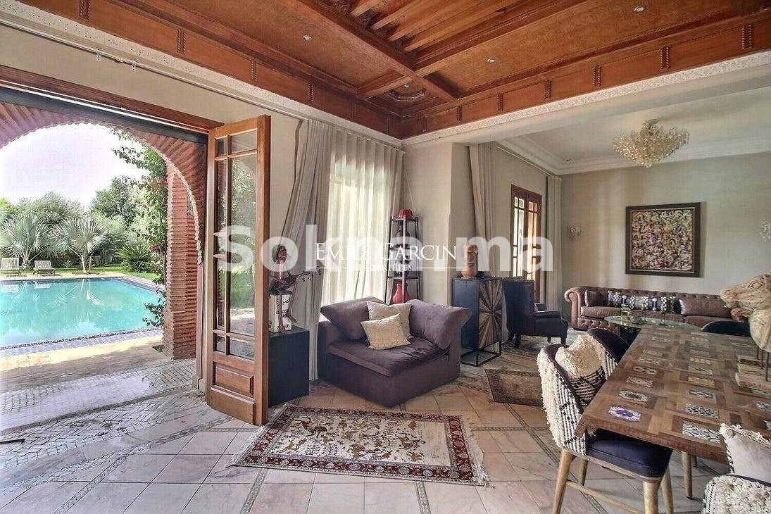 Villa de luxe à vendre à Marrakech Palmeraie 4 chambres 2 700 m de terrain