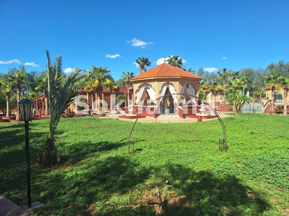 Magnifique Maison d’Hôtes à Vendre entre Aït Ourir et Chouiter – Marrakech