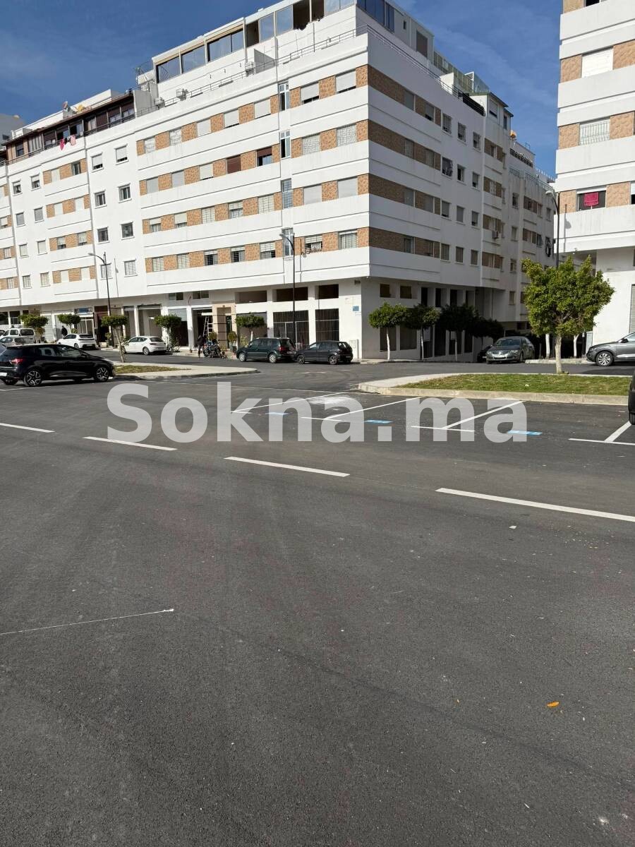 Locaux Commerciaux à Louer à Tanger – Proche Stade Ibn Battouta