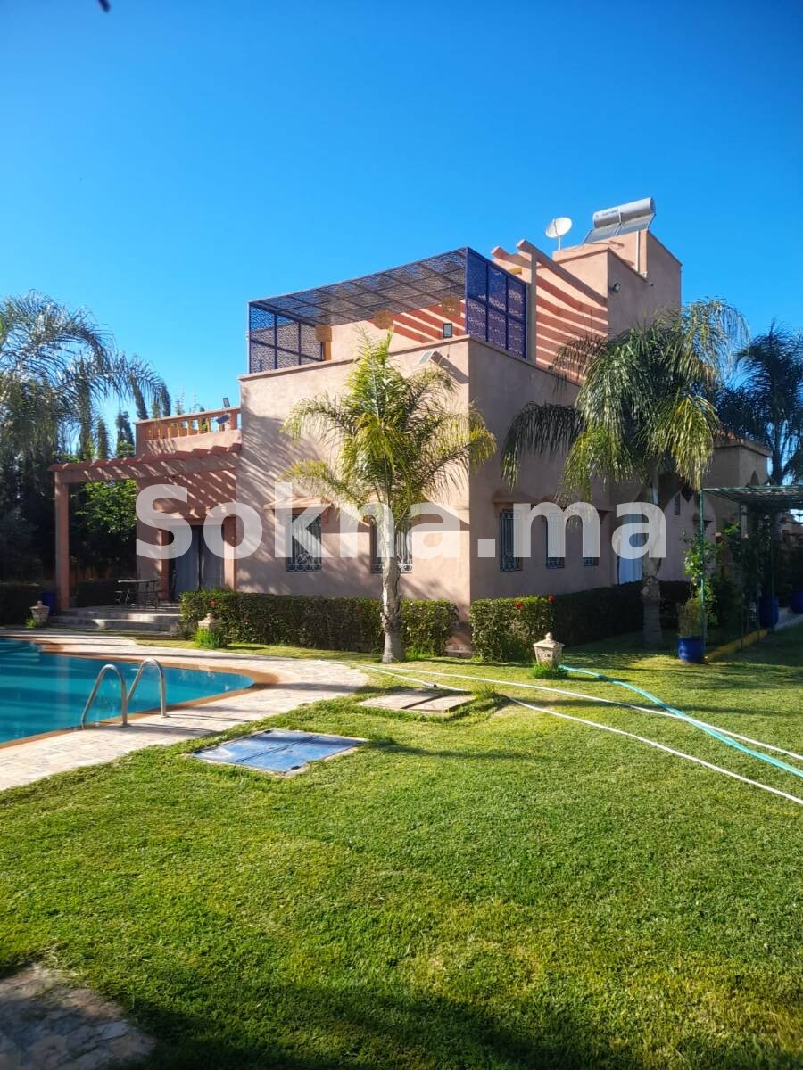 Propriété titrée de 17 500 m avec Villa-Riad, Piscine & Oliveraie