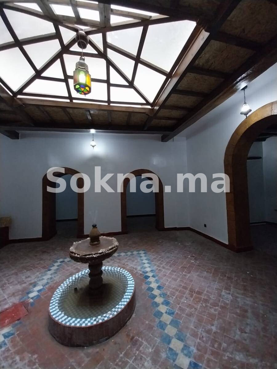 Local Commercial de 140 m à Vendre Kasbah